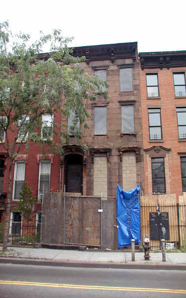 233 Ashland Pl in Brooklyn, NY - Building Photo