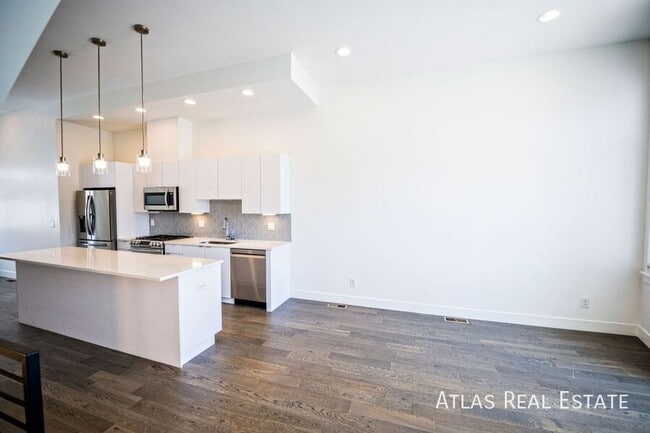 property at 2016 N Bryant St
