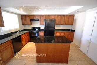 5902 W Highland Ave in Phoenix, AZ - Building Photo - Building Photo