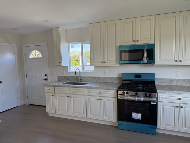 4003 Bermuda Ct, Unit Unit A in Ventura, CA - Building Photo - Building Photo