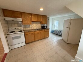 58 Kellogg St in Waterbury, CT - Building Photo