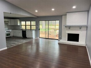 2713 Scenic Hills Dr in Bedford, TX - Building Photo - Building Photo