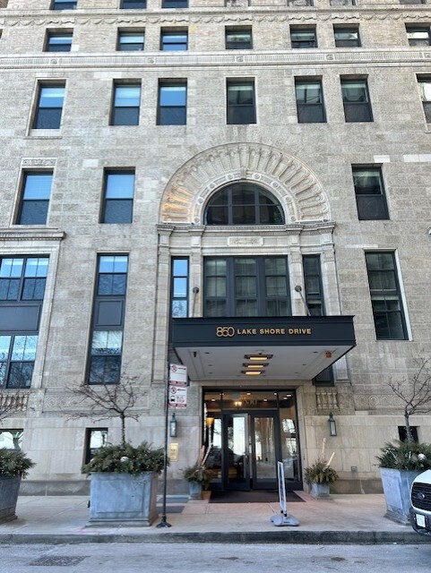 property at 850 N Lake Shore Dr