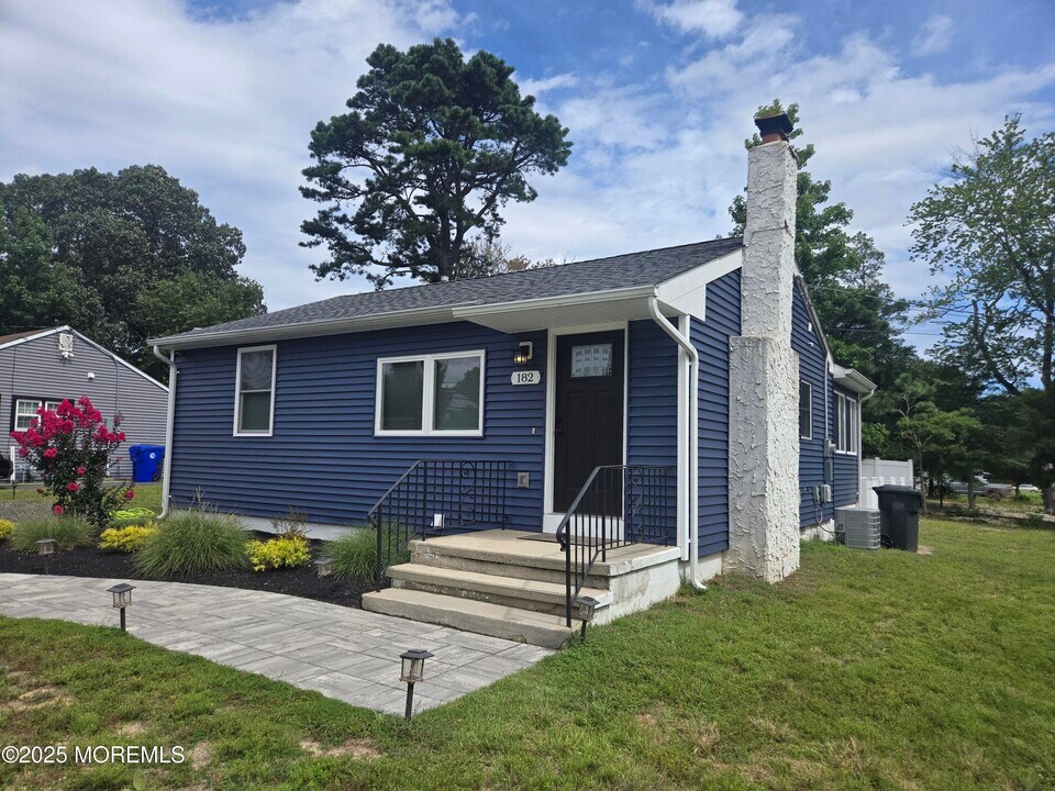 182 Baywood Blvd in Brick, NJ - Building Photo