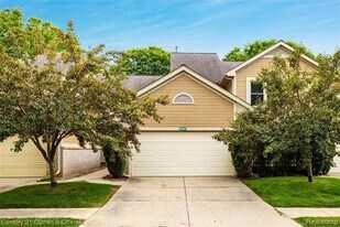 9429 Westwind Dr in Livonia, MI - Building Photo