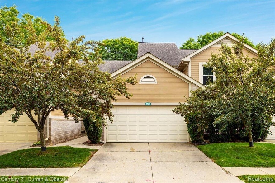 9429 Westwind Dr in Livonia, MI - Building Photo