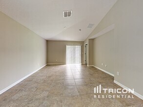 10029 RoseMary Leaf Ln in Riverview, FL - Building Photo - Building Photo