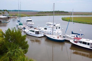 13 Hidden Harbor Rd in Brunswick, GA - Building Photo