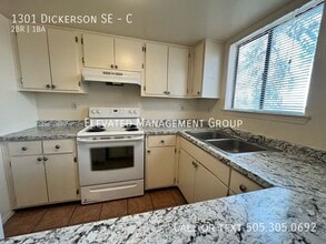 1301 Dickerson Dr SE in Albuquerque, NM - Building Photo - Building Photo