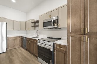 The Reverie at Taylors Crossing in Idaho Falls, ID - Foto de edificio - Building Photo