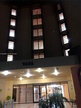9686 Fontainebleau Blvd in Miami, FL - Building Photo - Building Photo