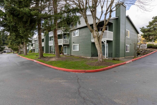 Evergreen Grove in Lynnwood, WA - Foto de edificio - Building Photo