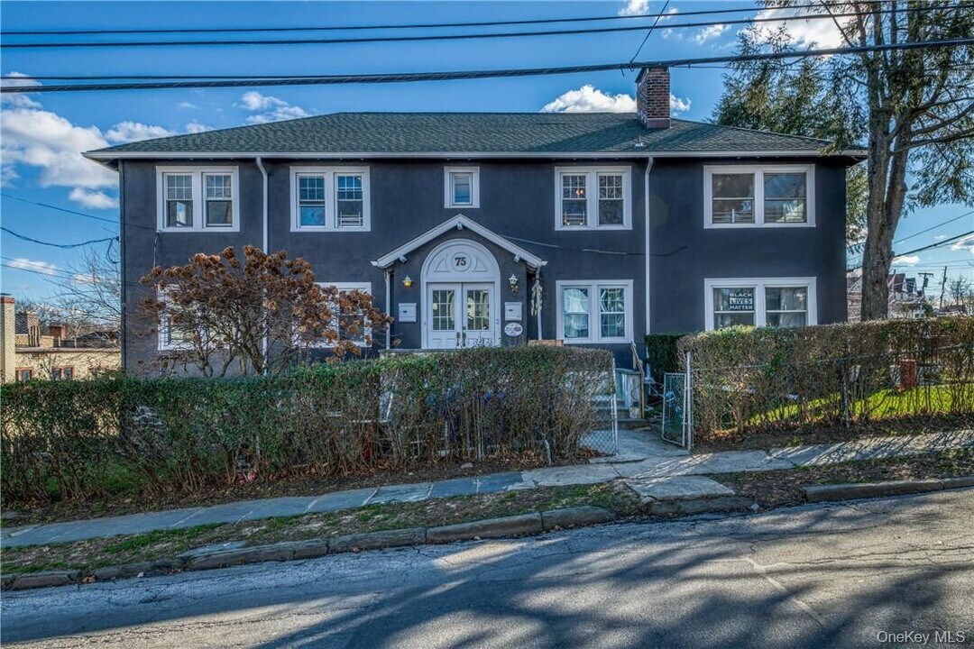75 Farrell Ave in Mount Vernon, NY - Building Photo