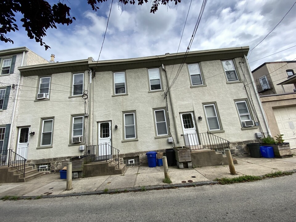 3454 Sunnyside Ave, Unit 1 in Philadelphia, PA - Foto de edificio