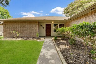 13610 Tara Oak Dr in Houston, TX - Building Photo