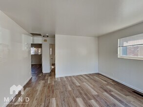 230 Burns St in Reno, NV - Foto de edificio - Building Photo