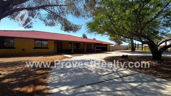 14207 Sky View Ln in Apple Valley, CA - Building Photo - Building Photo
