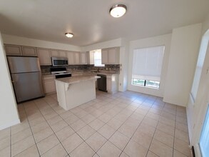 16614 Francis Drake Rd in Jamaica Beach, TX - Building Photo - Building Photo