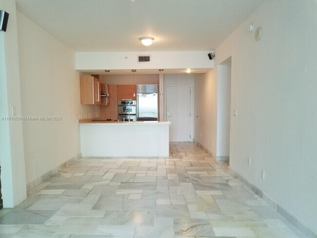 218 SE 14th St in Miami, FL - Building Photo - Building Photo