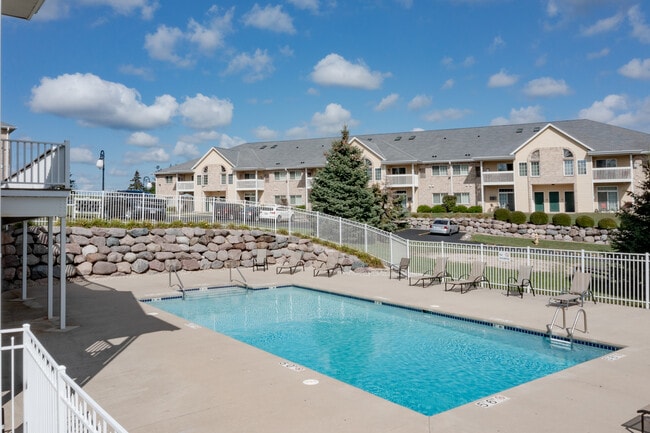 Kendal Hills in Waukesha, WI - Building Photo - Building Photo