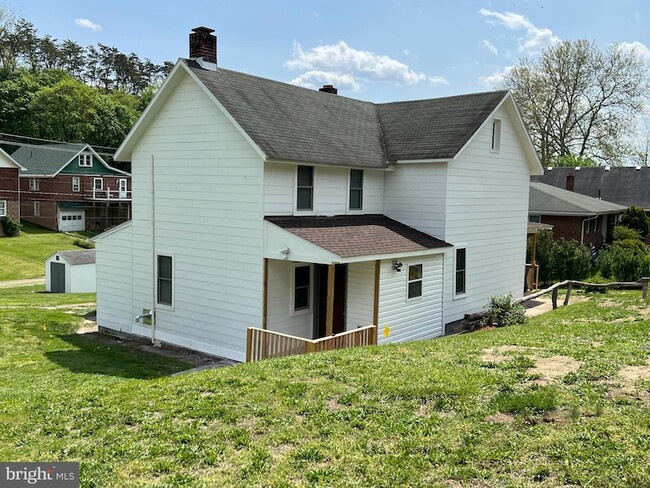 property at 903 Harding Ave