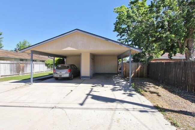property at 2941-2943 W Madison Ave
