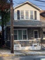 915 S Front St in Allentown, PA - Building Photo