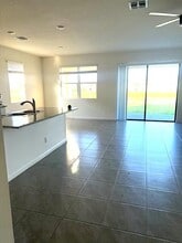 10000 SW Triton Wy in Port St. Lucie, FL - Building Photo - Building Photo