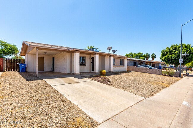 17629 N 8th Ave in Phoenix, AZ - Building Photo - Building Photo