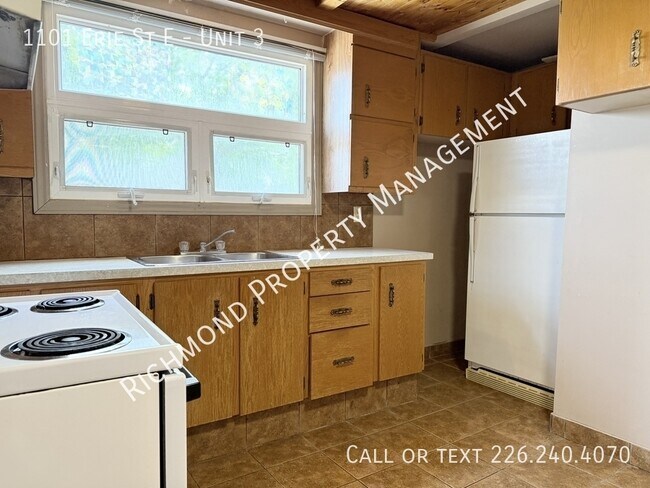 1101 Erie St E in Windsor, ON - Building Photo - Building Photo