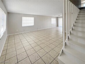 6635 Warwick Cir in Ft. Myers, FL - Building Photo - Building Photo