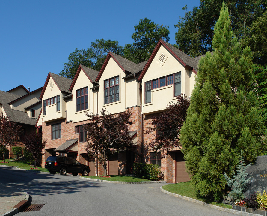 Stone Ridge Manor in Scarsdale, NY - Building Photo