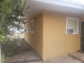 1713 N Delaware Ave in Roswell, NM - Building Photo - Building Photo