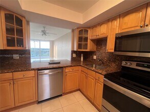 3080 N Course Dr in Pompano Beach, FL - Building Photo - Building Photo