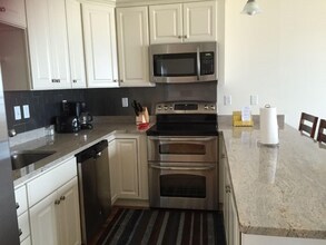 83 Ocean Blvd in Hampton, NH - Building Photo - Building Photo