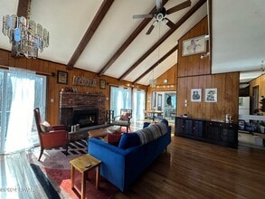 402 Canoe Brook Dr in Hawley, PA - Building Photo - Building Photo