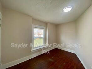 39 Brown St in Barberton, OH - Building Photo - Building Photo