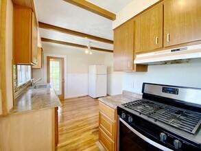 9 Cresthill Rd in Somerville, MA - Building Photo - Building Photo