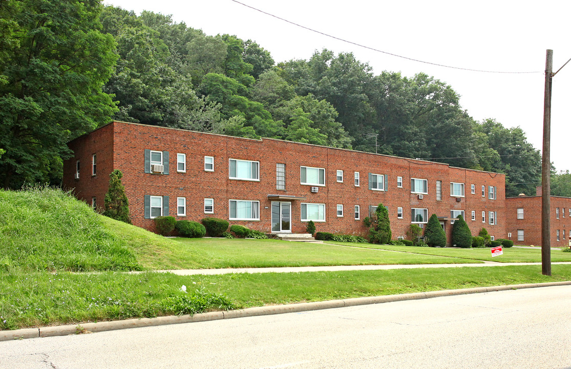 Hillside Manor Apartments in Euclid, OH - Foto de edificio