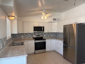 2411 W Oracle Jaynes Station Rd in Tucson, AZ - Building Photo - Building Photo