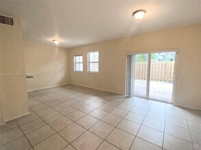 8740 NW 97th Ave in Doral, FL - Building Photo - Building Photo