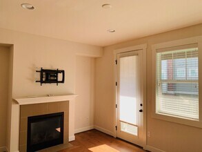 934 7th Ave NE in Issaquah, WA - Building Photo - Building Photo