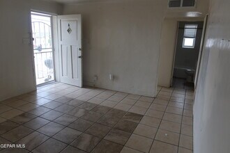 8421 Mercury St in El Paso, TX - Building Photo - Building Photo
