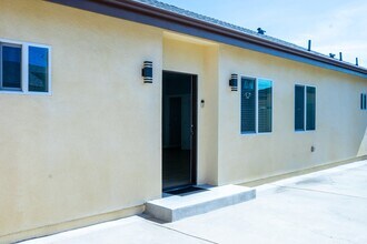 4440 Stewart Ave, Unit 4440A in Baldwin Park, CA - Foto de edificio - Building Photo