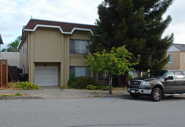 116 Chadbourne Ave in Millbrae, CA - Building Photo - Building Photo