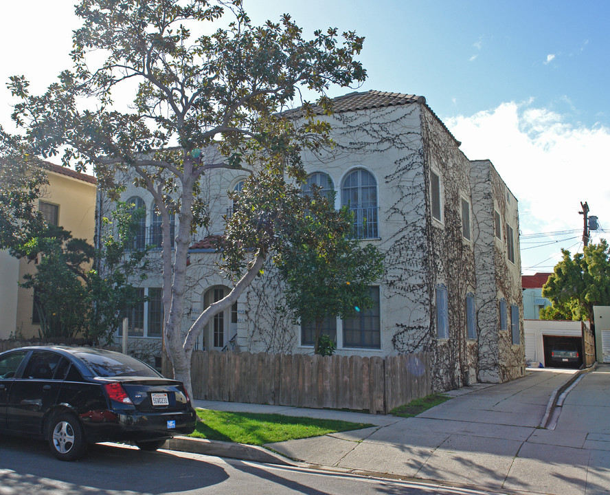 435 N Spaulding Ave in Los Angeles, CA - Building Photo