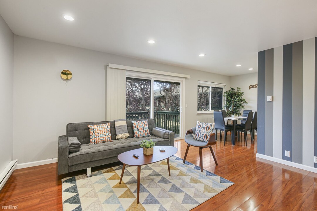 2025 California St-Unit -Apt 39A in Mountain View, CA - Building Photo