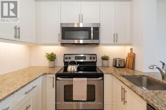3975-3975 Grand Park Dr in Mississauga, ON - Building Photo - Building Photo
