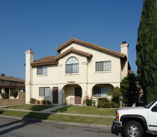 4311-4319 Green Ave in Los Alamitos, CA - Foto de edificio - Building Photo