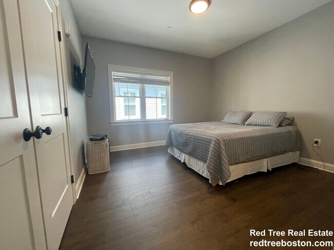862 Washington St, Unit #3R in Norwood, MA - Foto de edificio - Building Photo